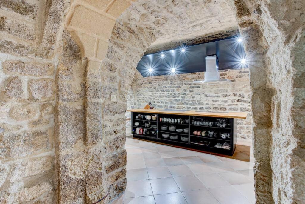 Stunning Medieval Getaway Vic-la-Gardiole Ngoại thất bức ảnh